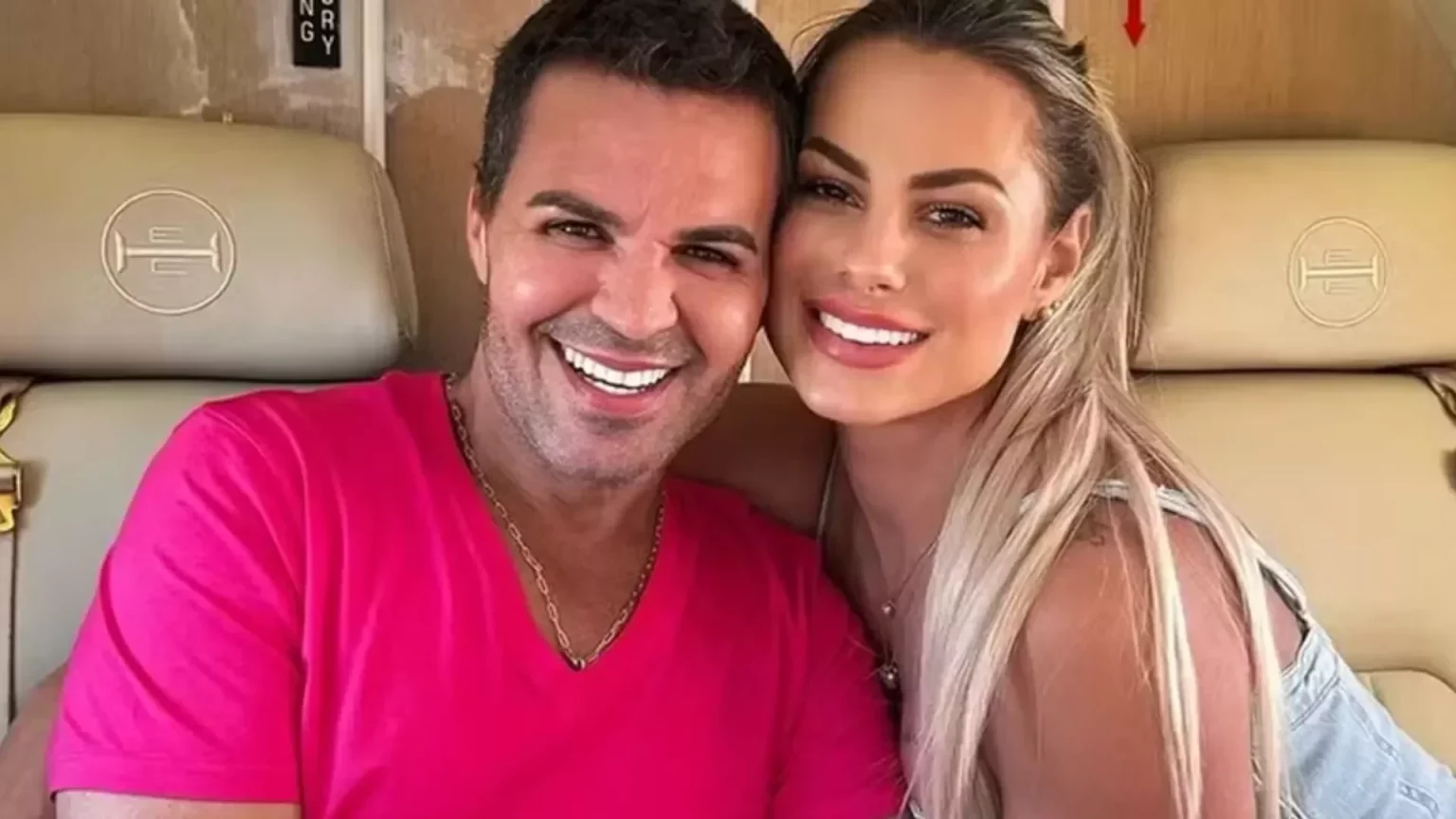 Eduardo Costa se emociona com carro da esposa: "Guardou dinheiro"