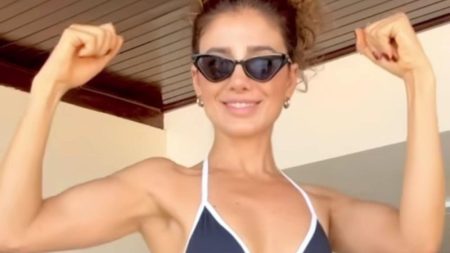 Paula Fernandes surpreende ao revelar seu físico em vídeo; assista