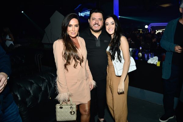 Bruno, da dupla com Marrone, aparece com família em show do filho