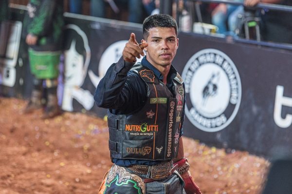 Rodeio: Atleta de Paranaíta estreia no mundial nos EUA