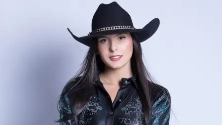 Ana Castela