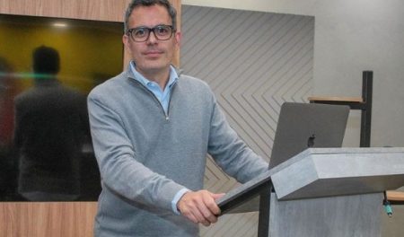 Corinthians demite ex-Globo da comunicação e anuncia substituto