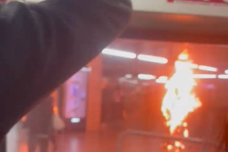 Homem se incendia na estação São Bento - 30/05/2025 - Cotidiano