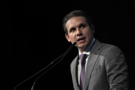 Hugo Motta pede suspensão imediata das novas regras do IOF