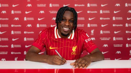 Liverpool fecha contrato com Jeremie Frimpong, do Bayer Leverkusen