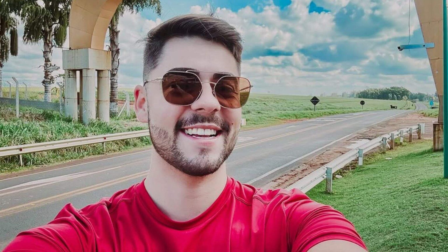 Enrico, filho de Chitãozinho, visita Astorga, cidade natal deles.