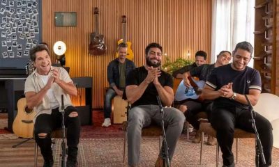 Henrique, da dupla com Juliano, se emociona com canção para filho