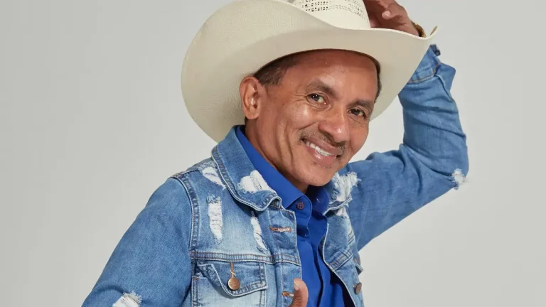 Manoel Gomes, Caneta Azul