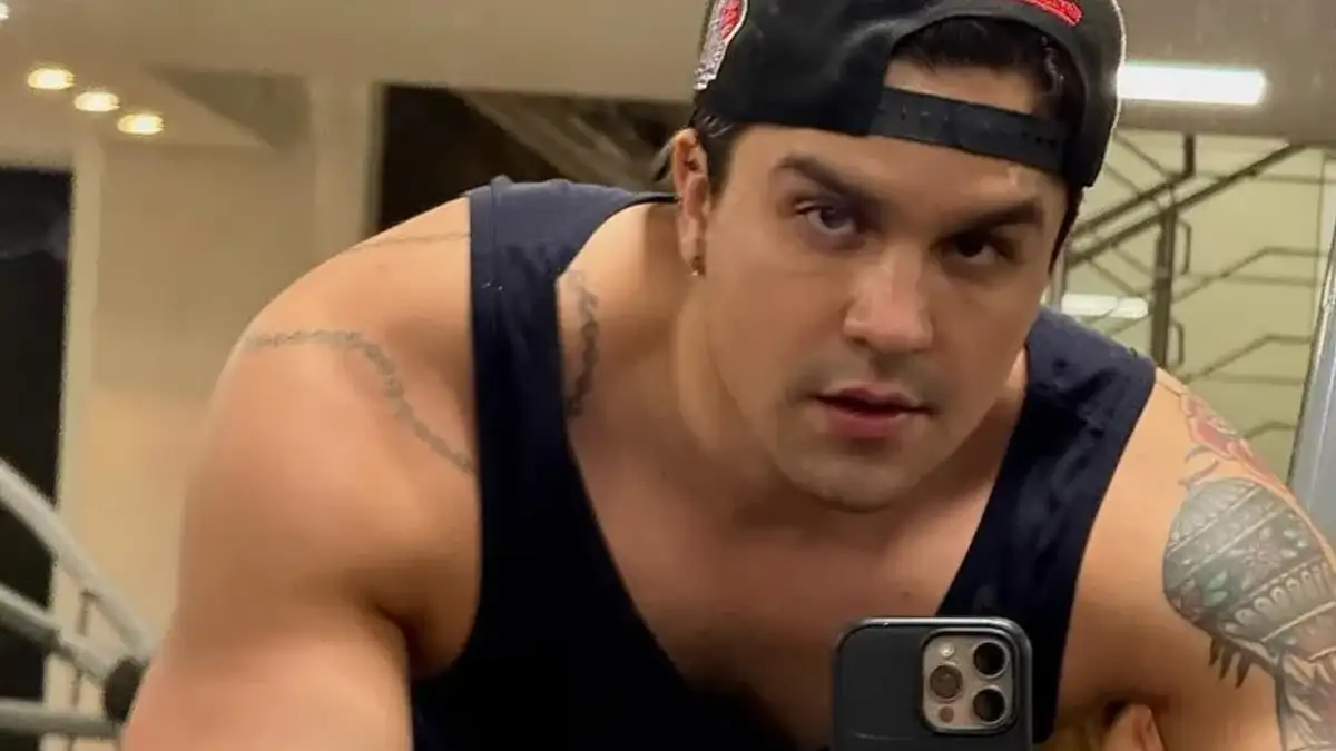 Luan Santana, Braços musculosos