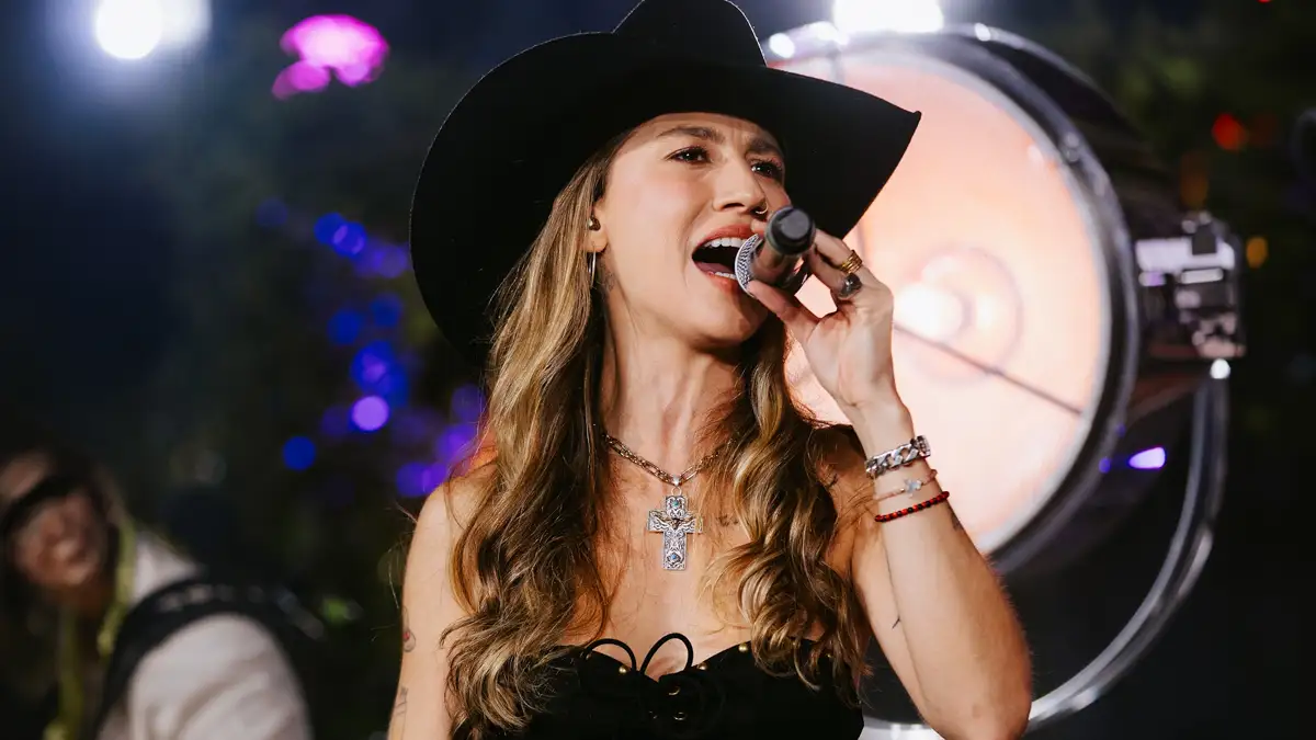 Bruna Viola lança Improvável 2 com faixa inédita Bruna Viola lança Improvável 2 com faixa inédita