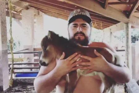 Fazenda de César Menotti chama atenção pela criação de mini animais